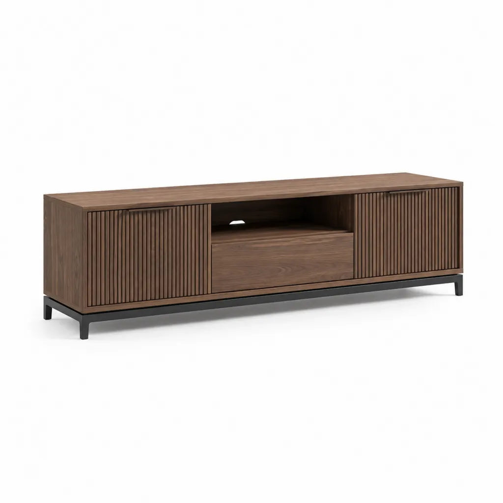 Meuble TV 180 x 40 x 55 cm en panneaux MDF finition noyer avec portes rainurees et pietement acier noir
